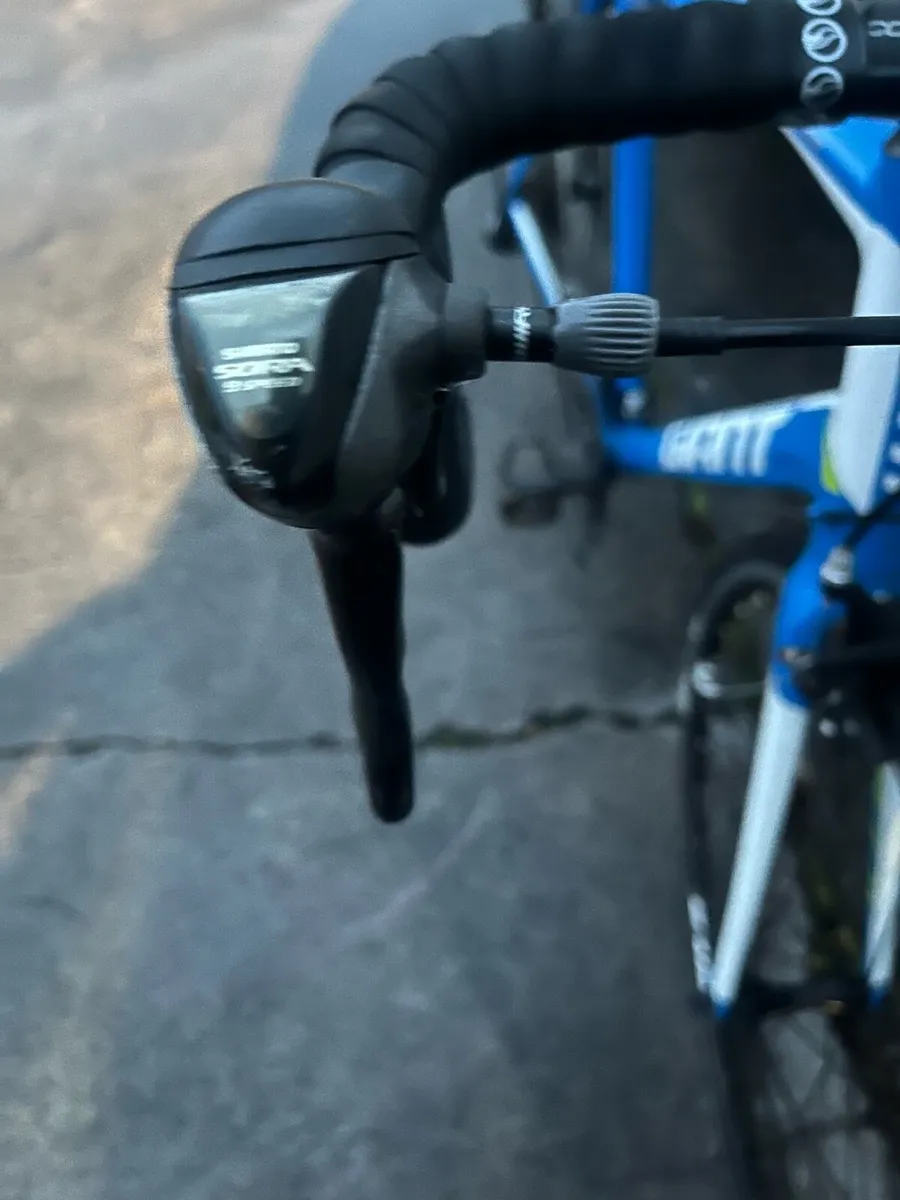 GIANT DEFY ALUXX - Image 2