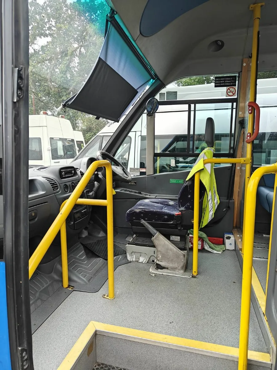 Mercedes-Benz Sprinter 2007 -  20 Seats Bus - Image 4