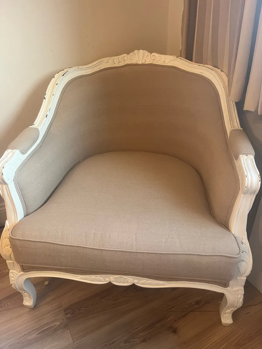 Mocha Textured Weaved Vintage White Bergére Chair - Image 2