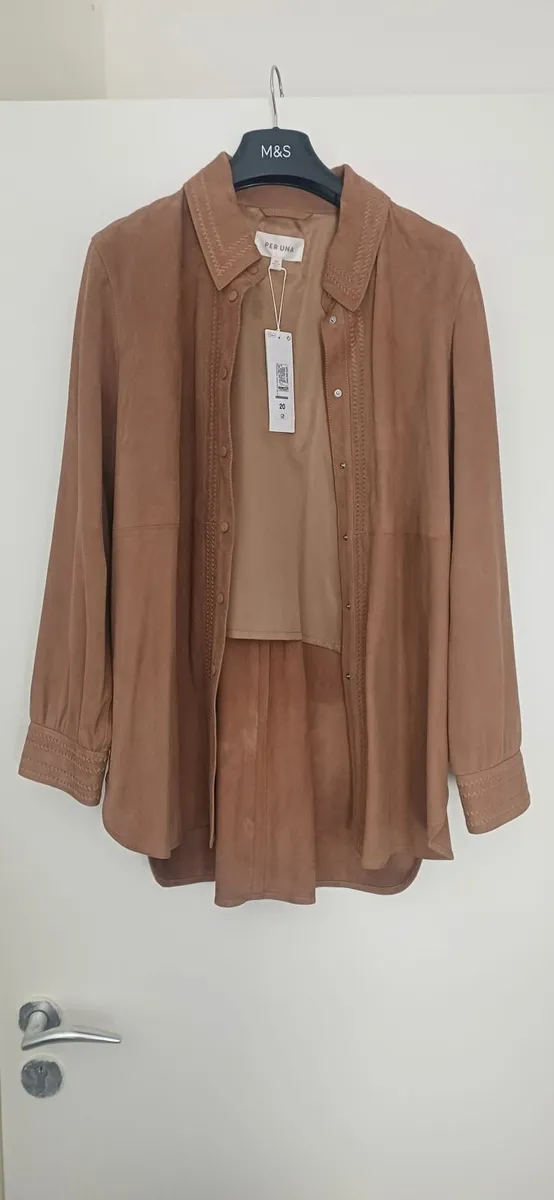 Ladies Tan Suede Shirt/Shackett Size 20 - Image 1