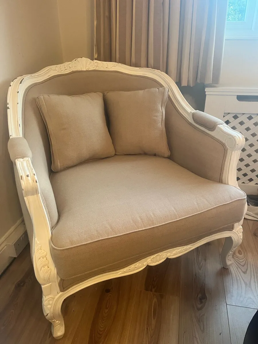 Mocha Textured Weaved Vintage White Bergére Chair - Image 3