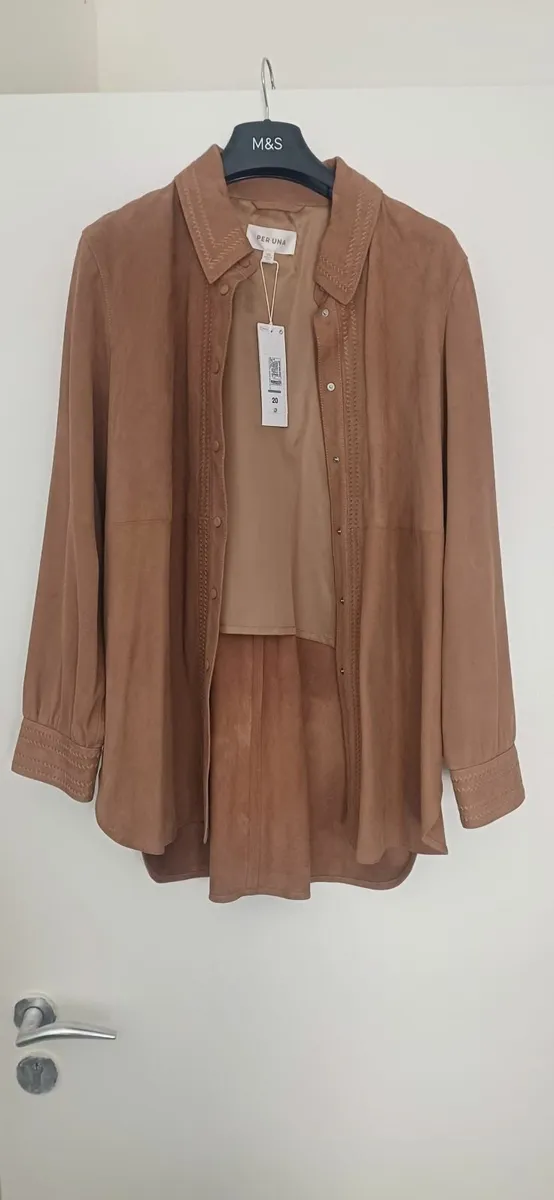 Ladies Tan Suede Shirt/Shackett Size 20 - Image 2