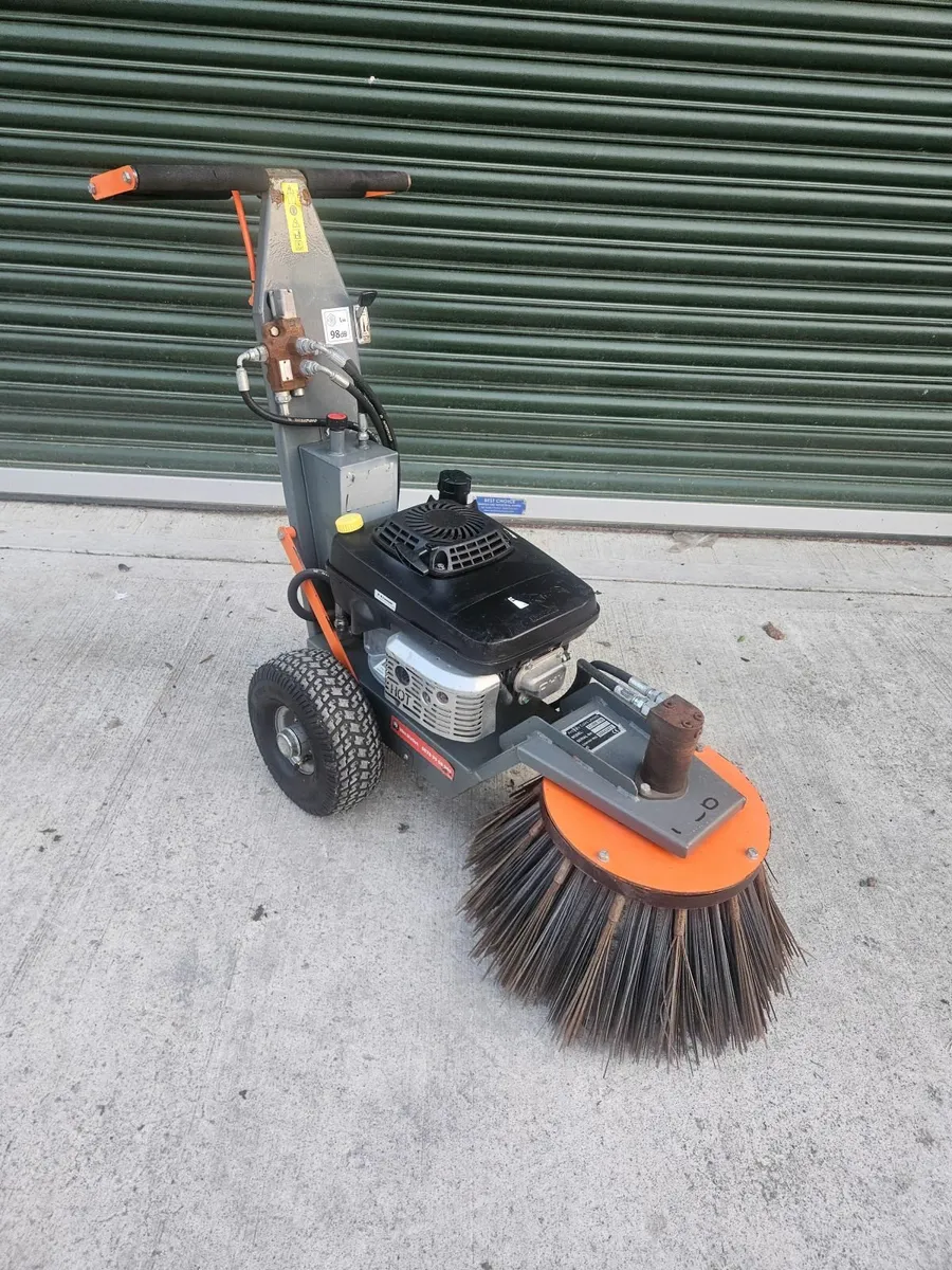 Moss sweeper cubb 100 - Image 1