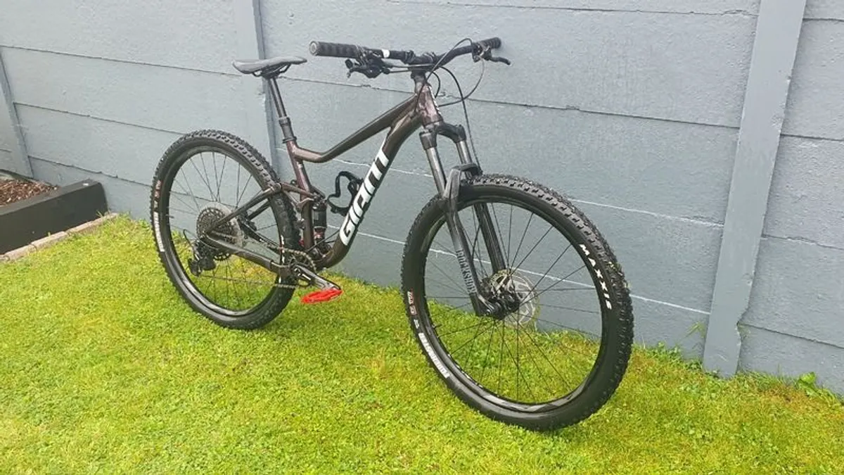 Giant stance - Image 1