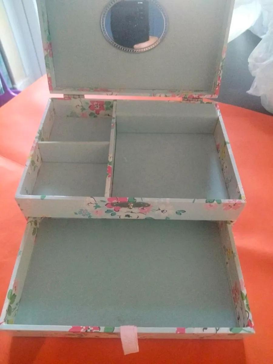Music jewellery box - Image 1