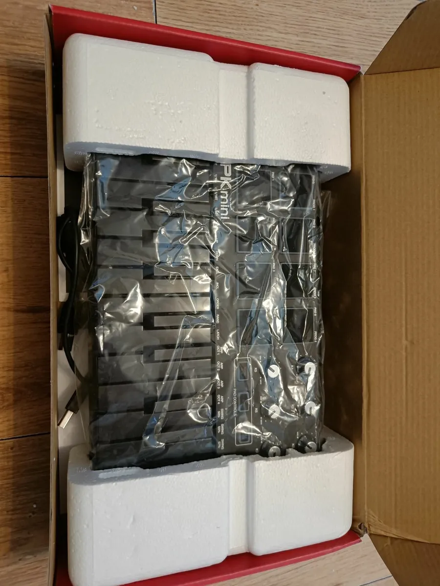 AKAI professional MPK mini, midi keyboard - Image 3