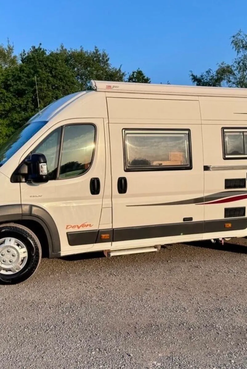 2008 3 berth camper - Image 4