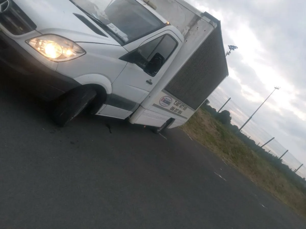 07 Mercedes sprinter dox   led screen - Image 1