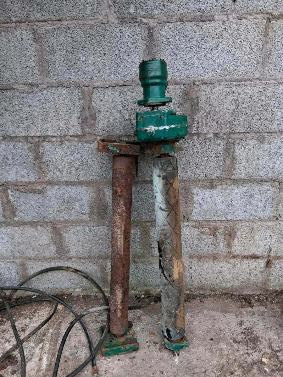 Hydraulic pump and rollers. - Image 4