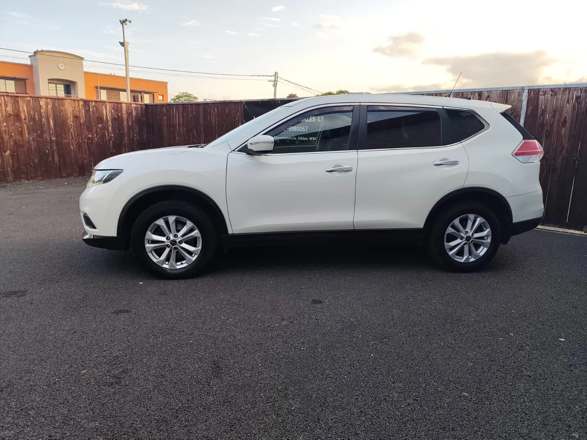 Nissan X-Trail 1.6 diesel seven seat 2015 - Image 2