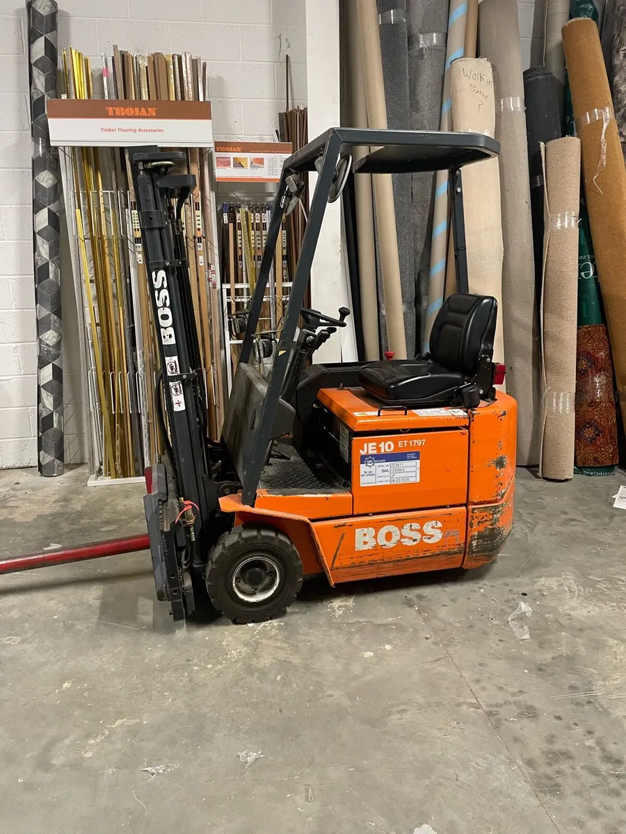 Electric Forklift - Image 1