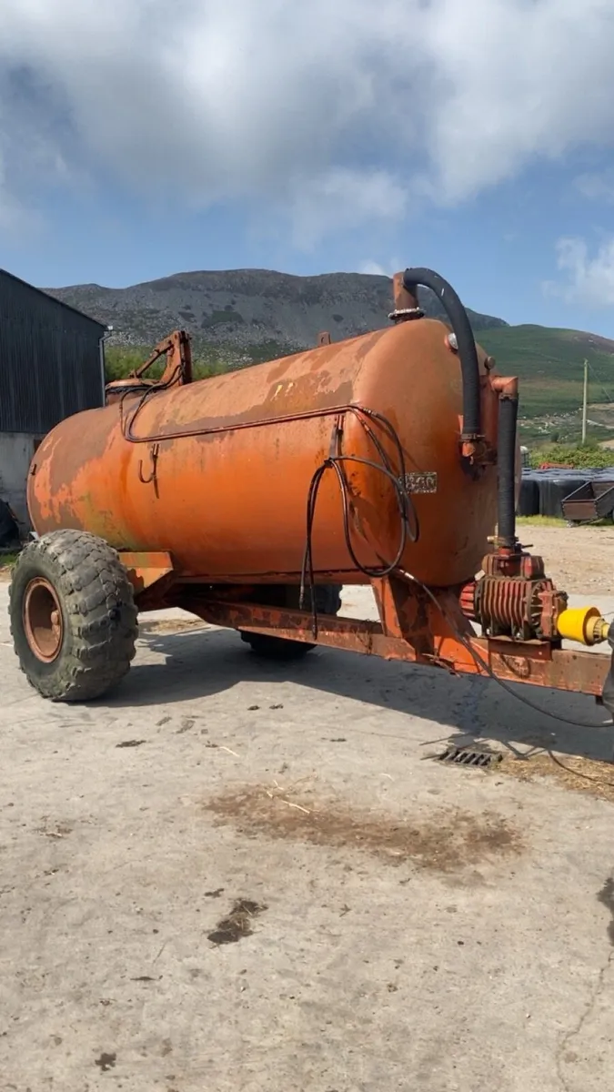 Slurry tanker - Image 1