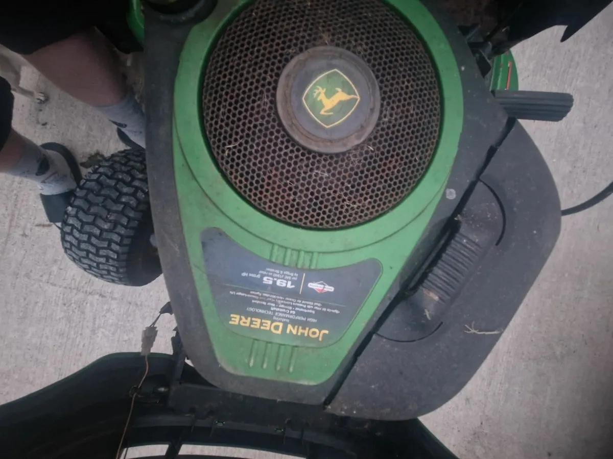 Ride on lawnmower - Image 3