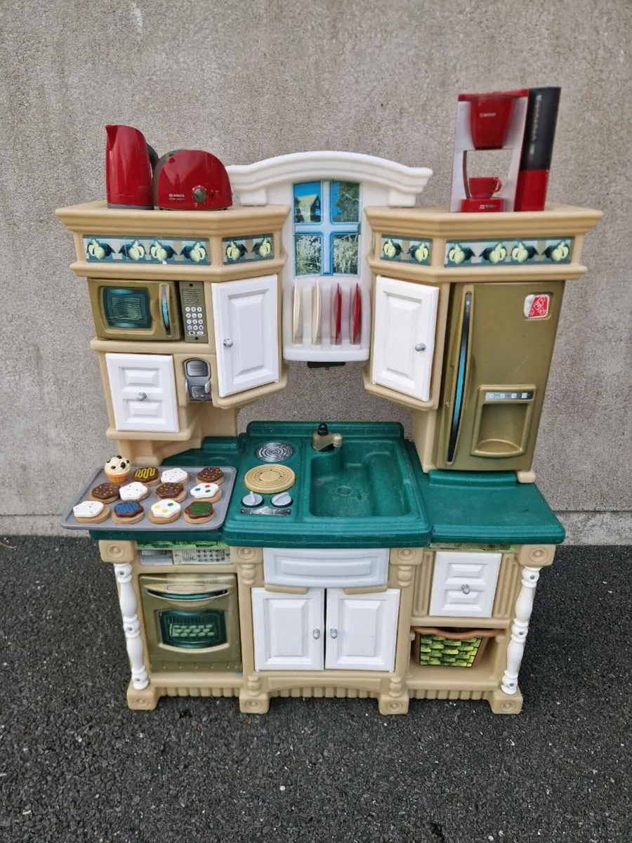 Kids outdoor kitchen - Image 1