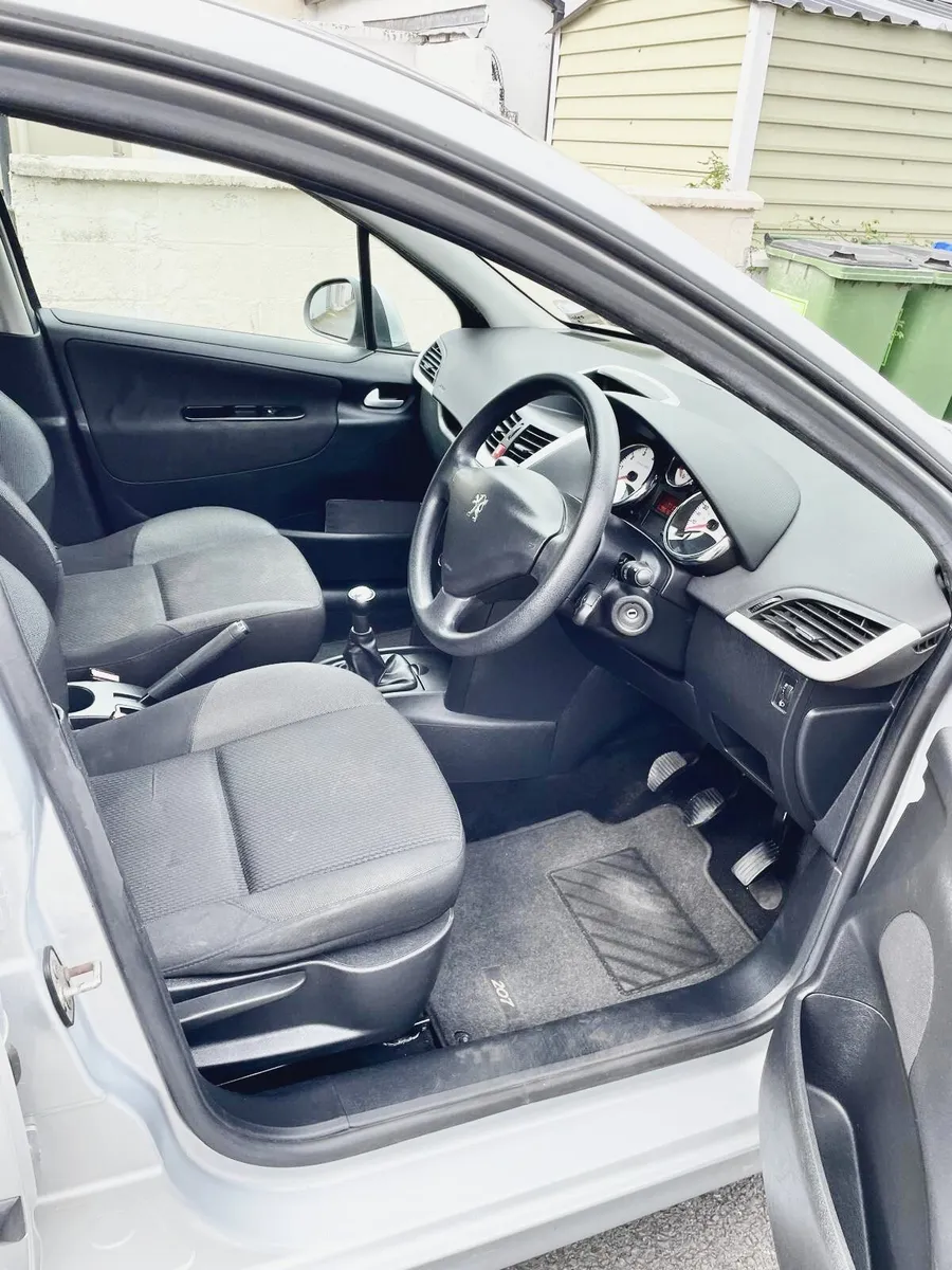 Peugeot 207 - Image 3
