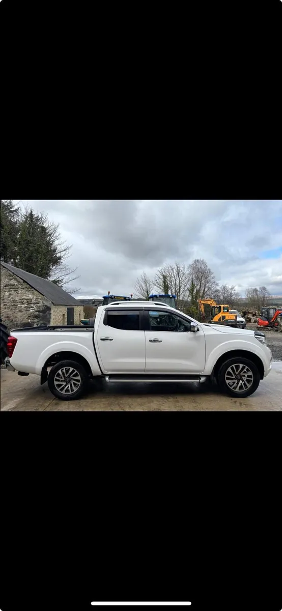2016 Nissan Navara NP300 - Image 2