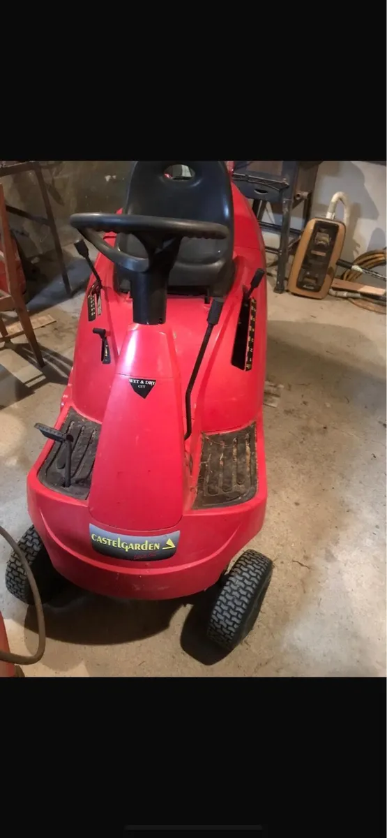 Lawn mower - Image 1