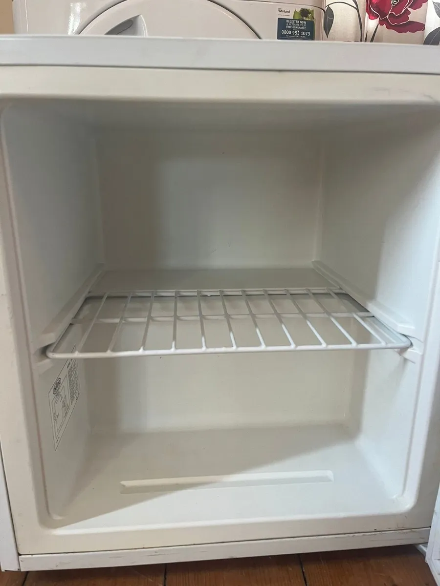 Compact Freezer - Image 3