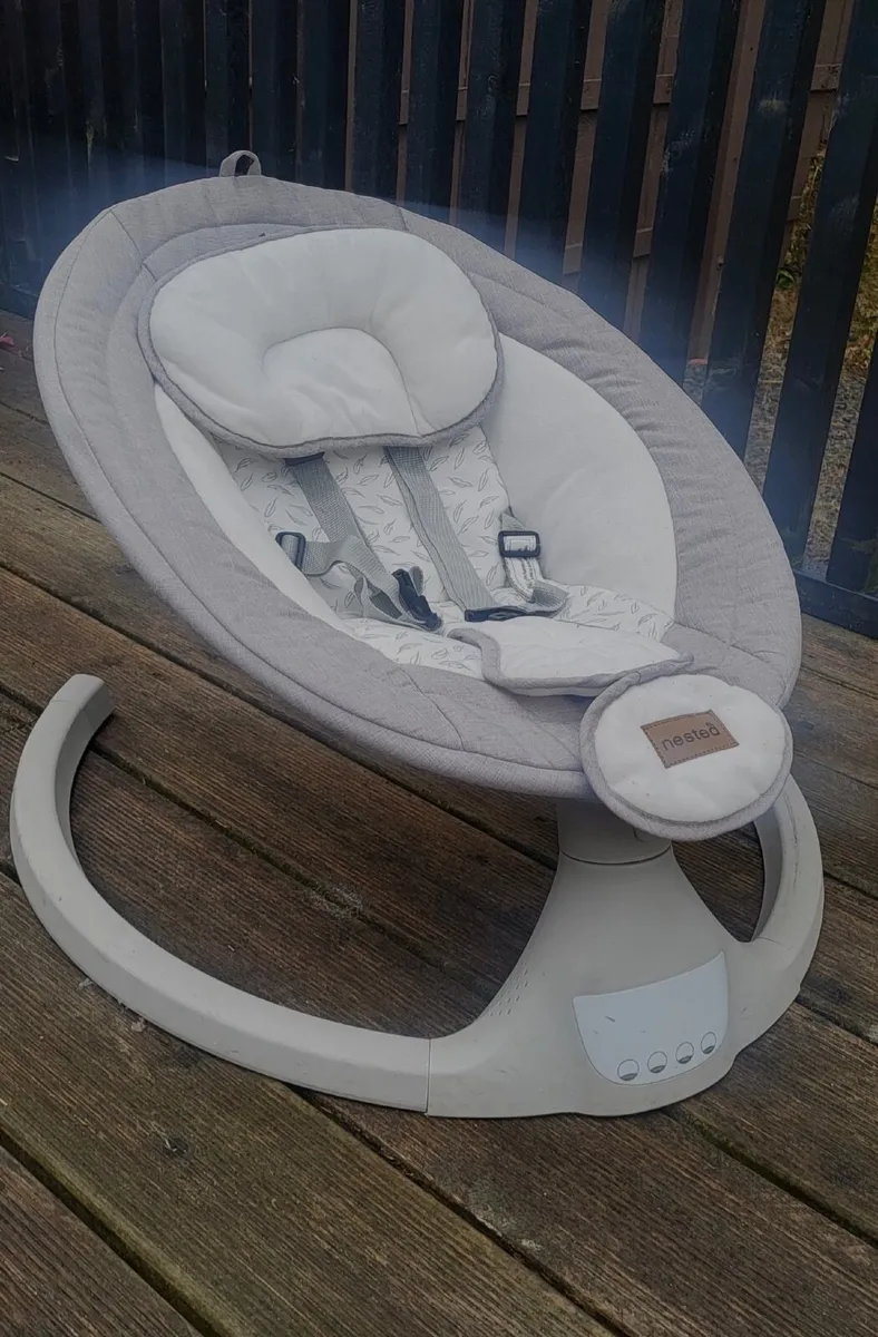 Mink Egg Pram bundle with Music swing chair - Image 2