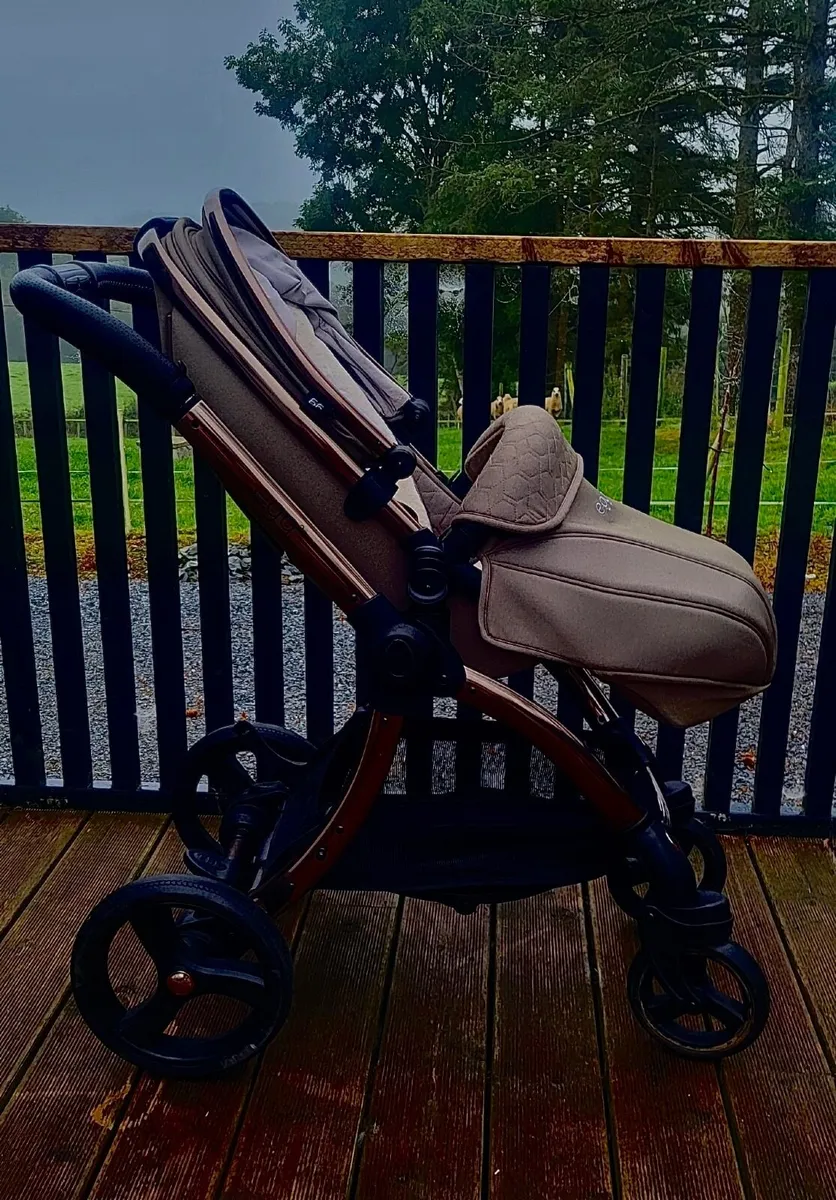 Mink Egg Pram bundle with Music swing chair - Image 4