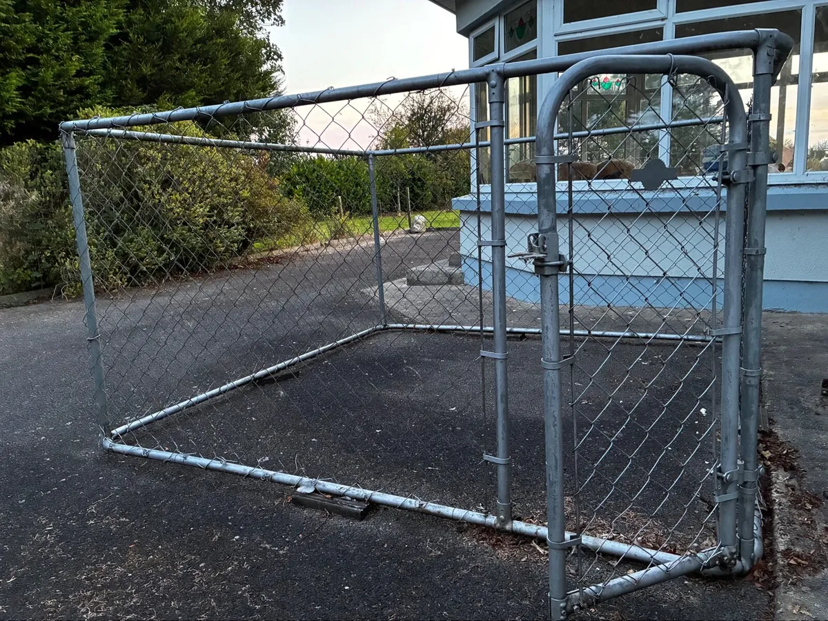 Dog pen - Image 2