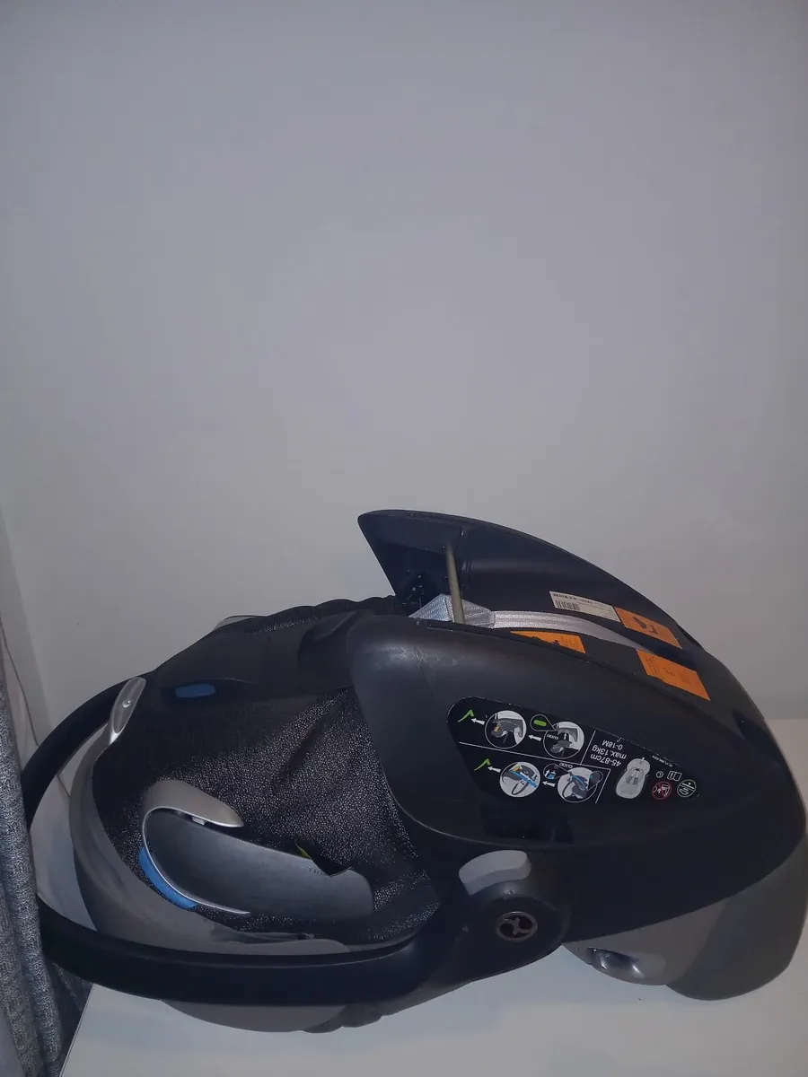 Cybex Cloud Z i-Size Baby Car Seat - Image 2