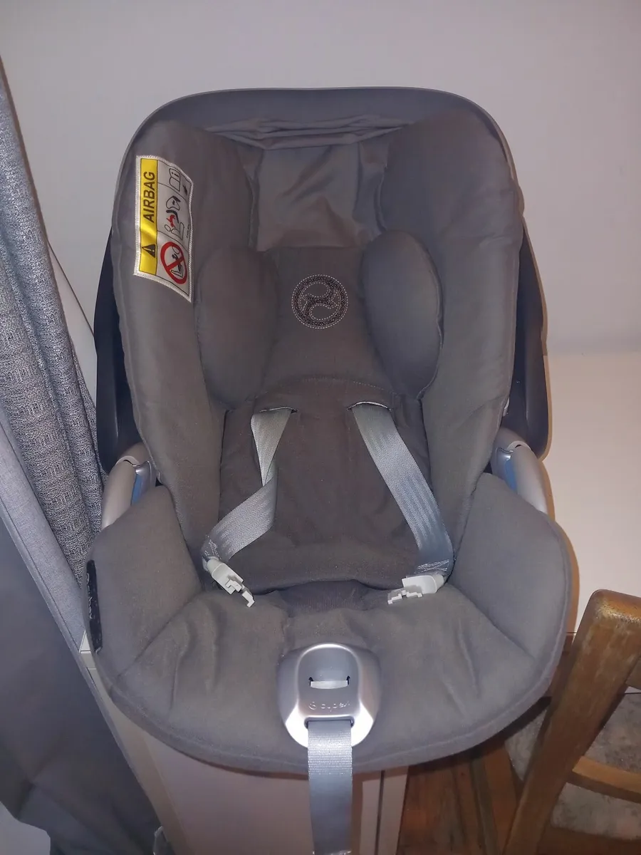 Cybex Cloud Z i-Size Baby Car Seat - Image 1