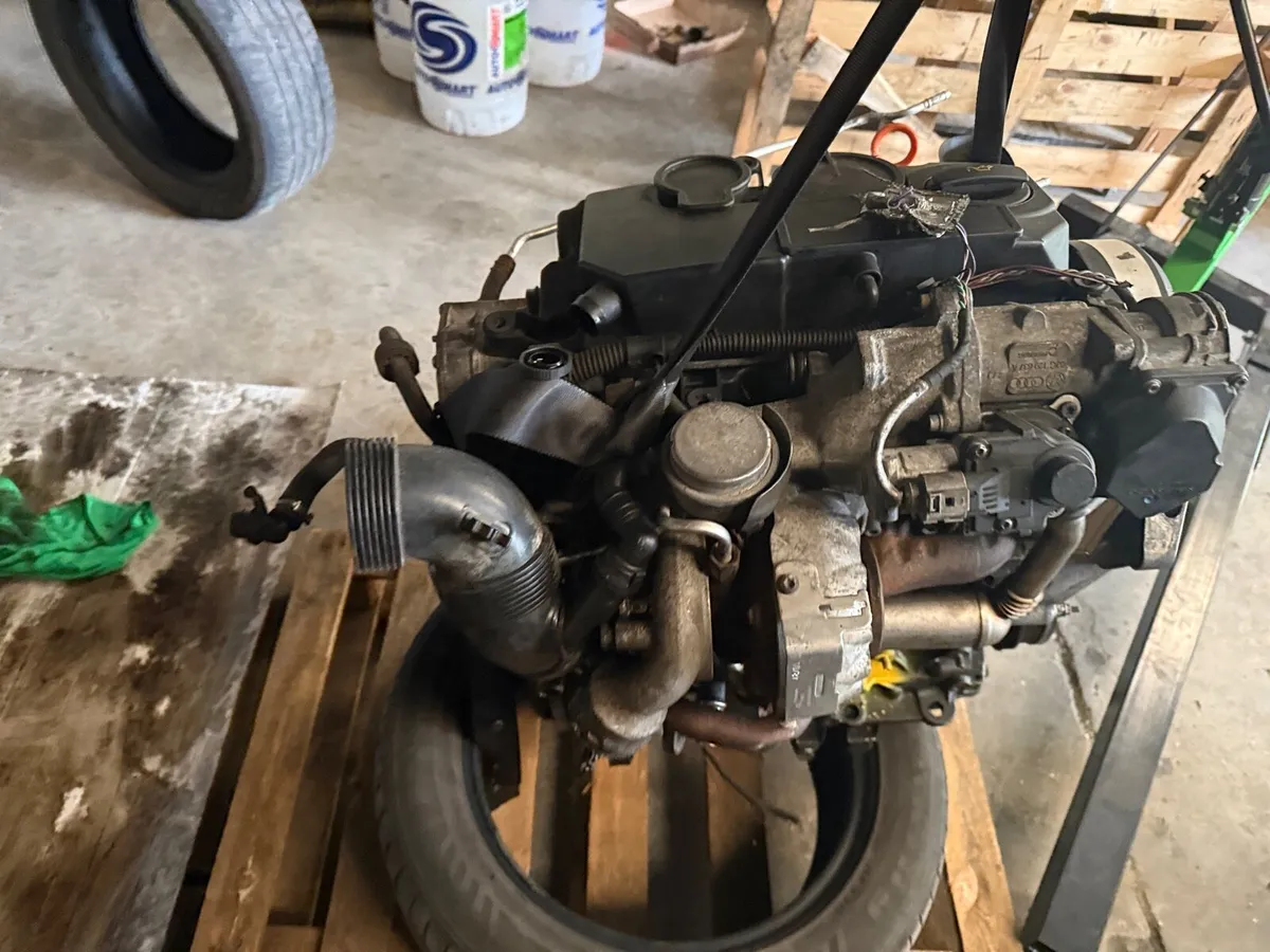 Caddy passat golf engine BLS - Image 2