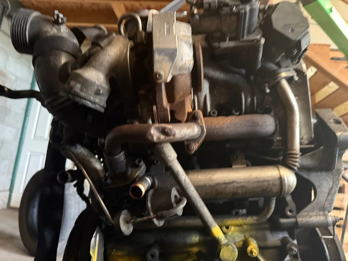 Caddy passat golf engine BLS - Image 3