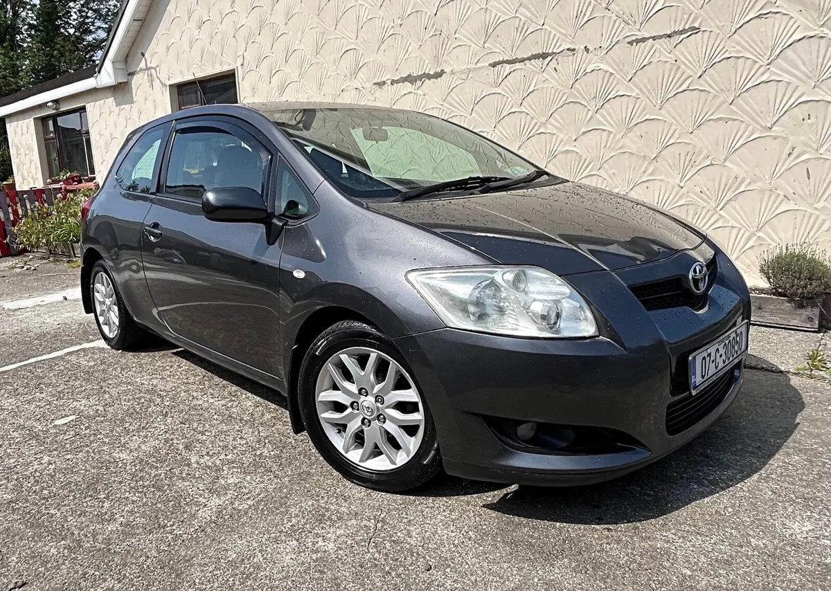 Toyota Auris 1.4 D4D Tax and Test - Image 3