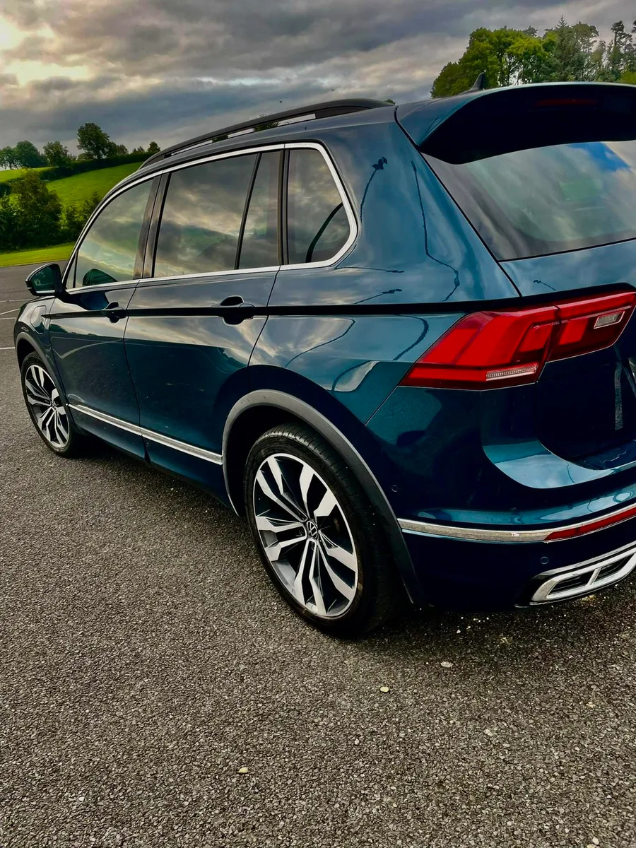 Volkswagen Tiguan R-Line 1.4 245HP Hybrid Plug-In - Image 2