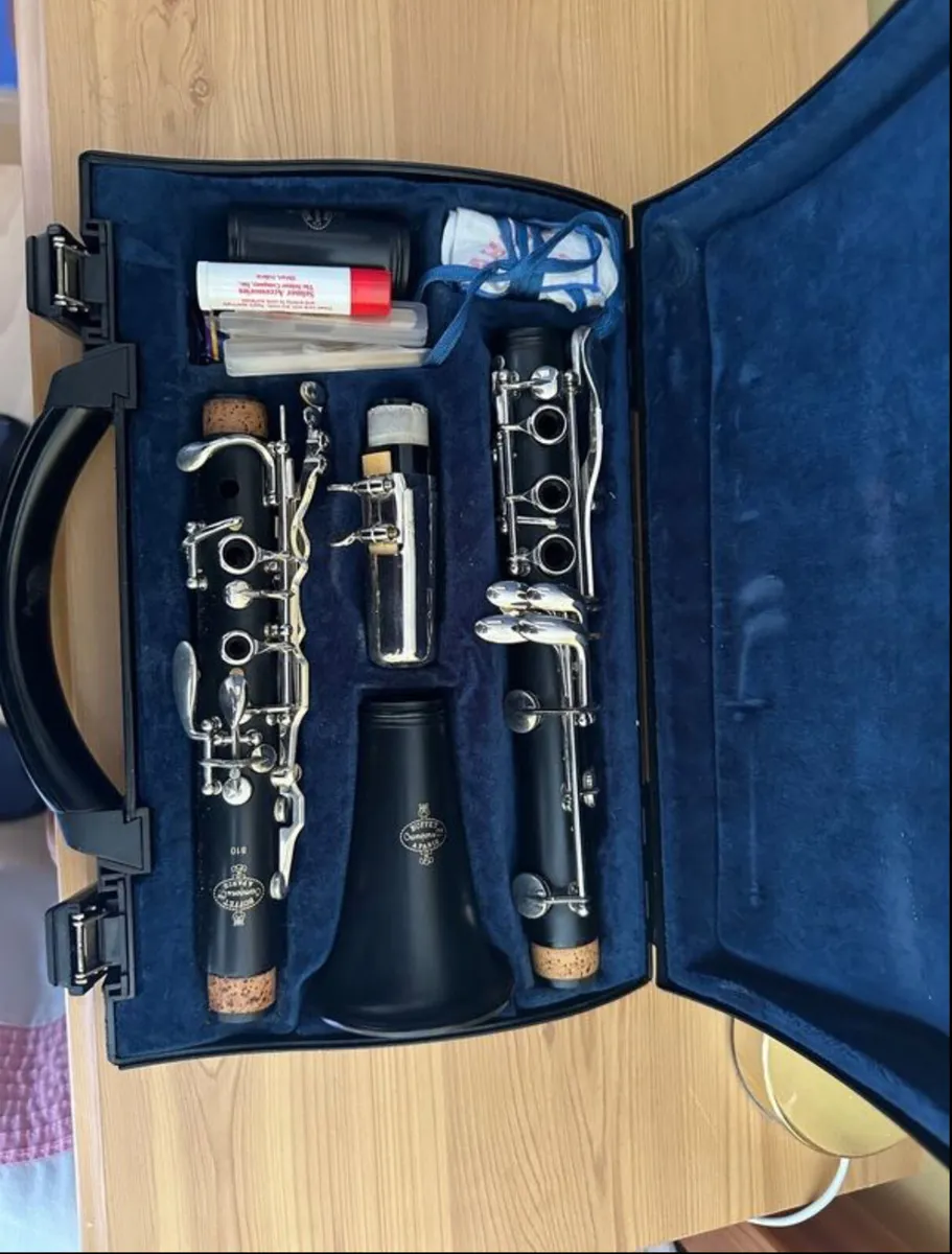 Clarinet B10 - Image 1