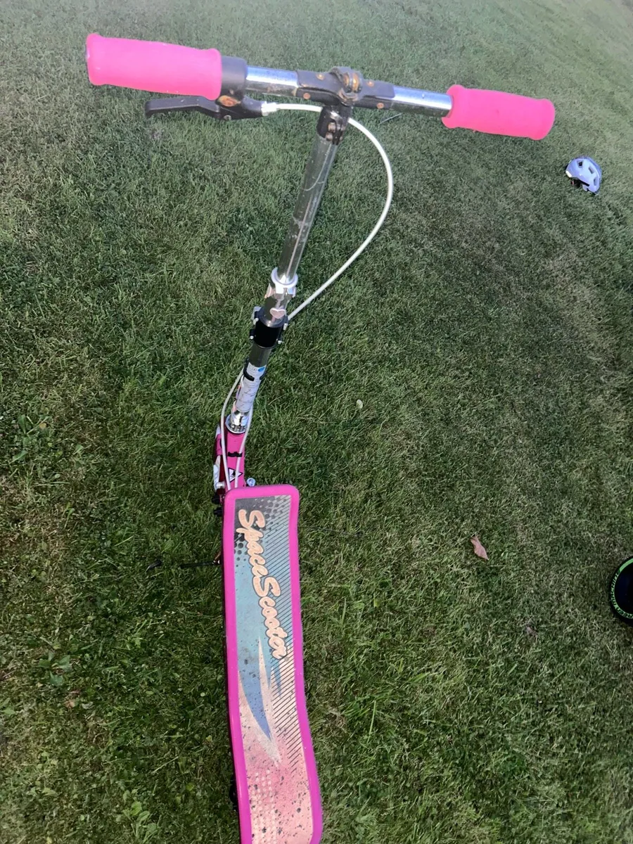 pink space scooter - Image 4