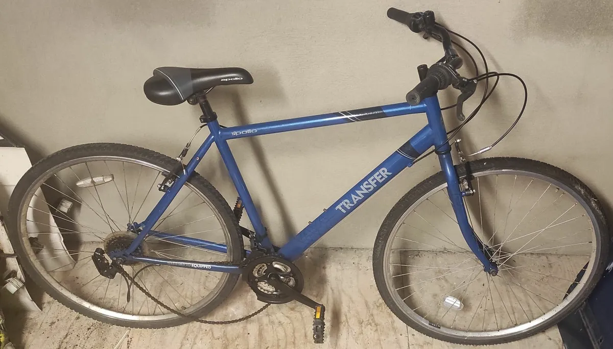 Apollo Transfer Mens Hybrid Bike - Image 1