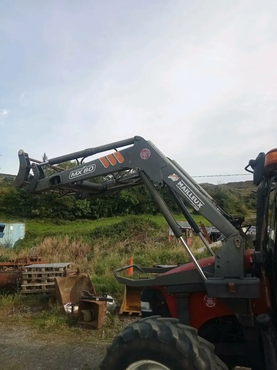Front loader - Image 1