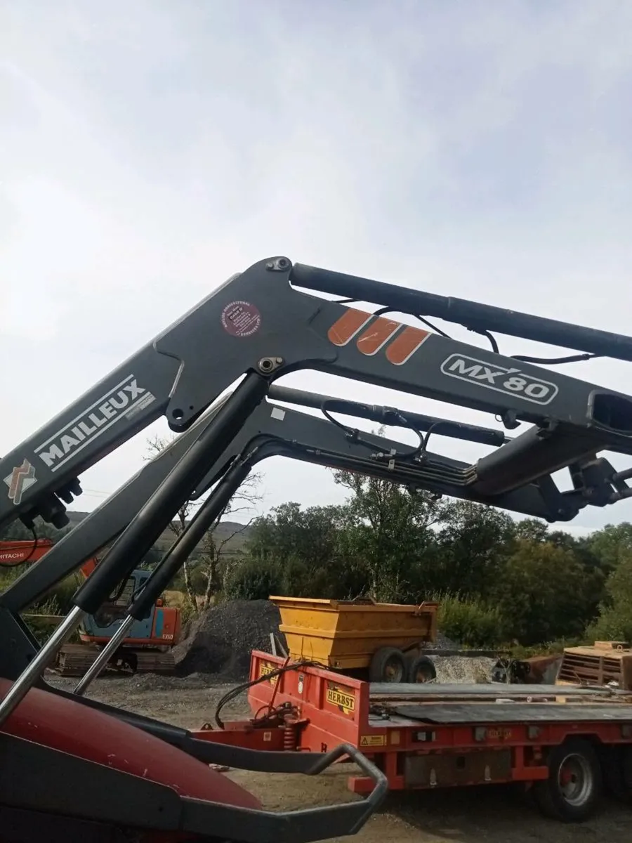 Front loader - Image 3