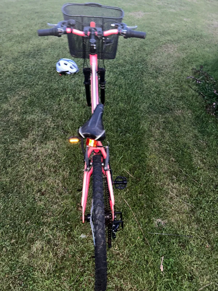 pink team bike - Image 3