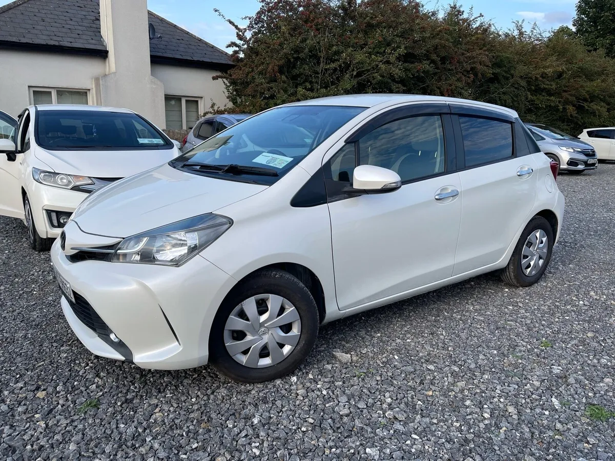 2015 Toyota (Yaris)Vitz 1.3 Automatic Low kms - Image 4
