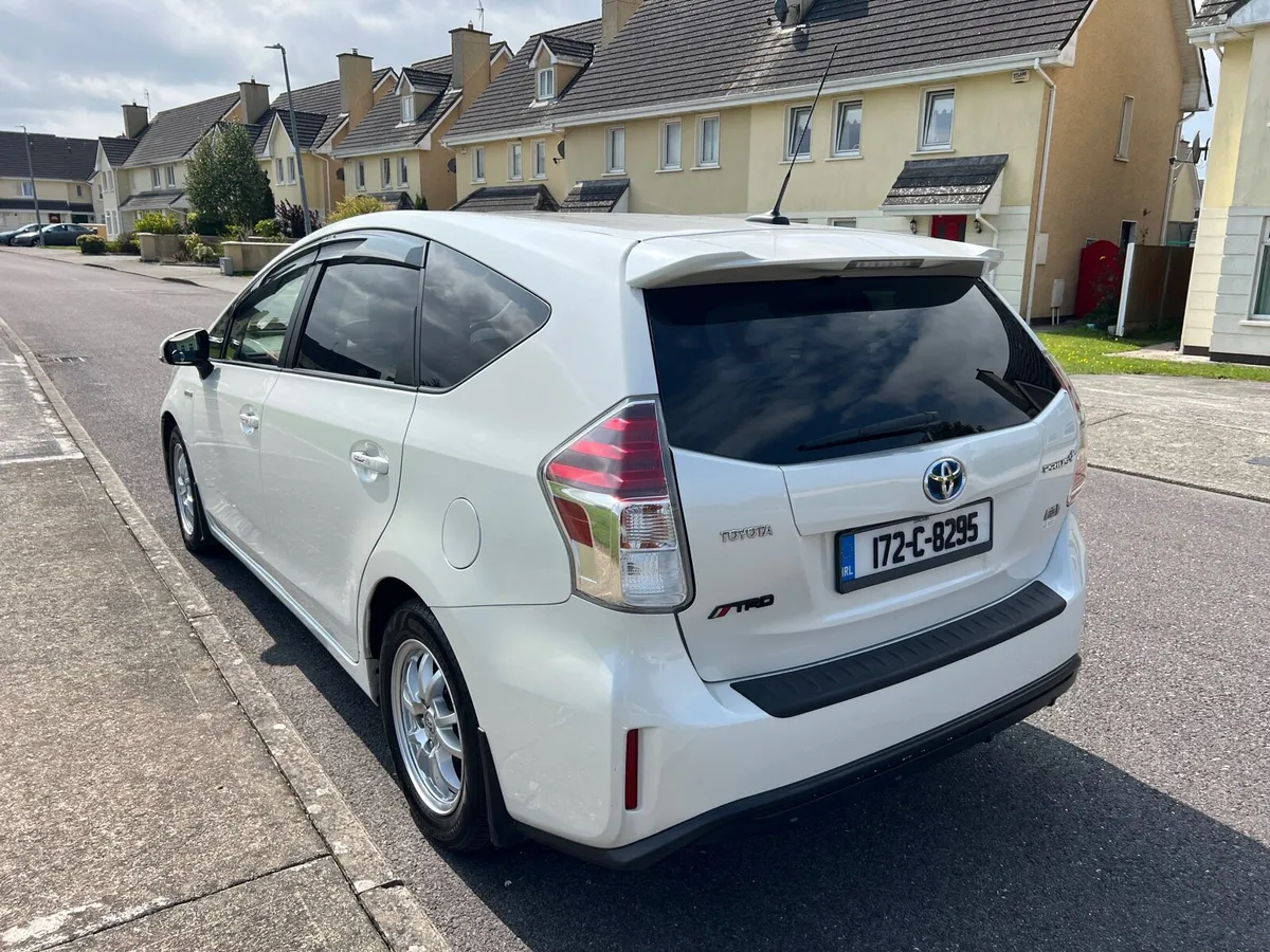 Toyota Prius Plus - Image 2