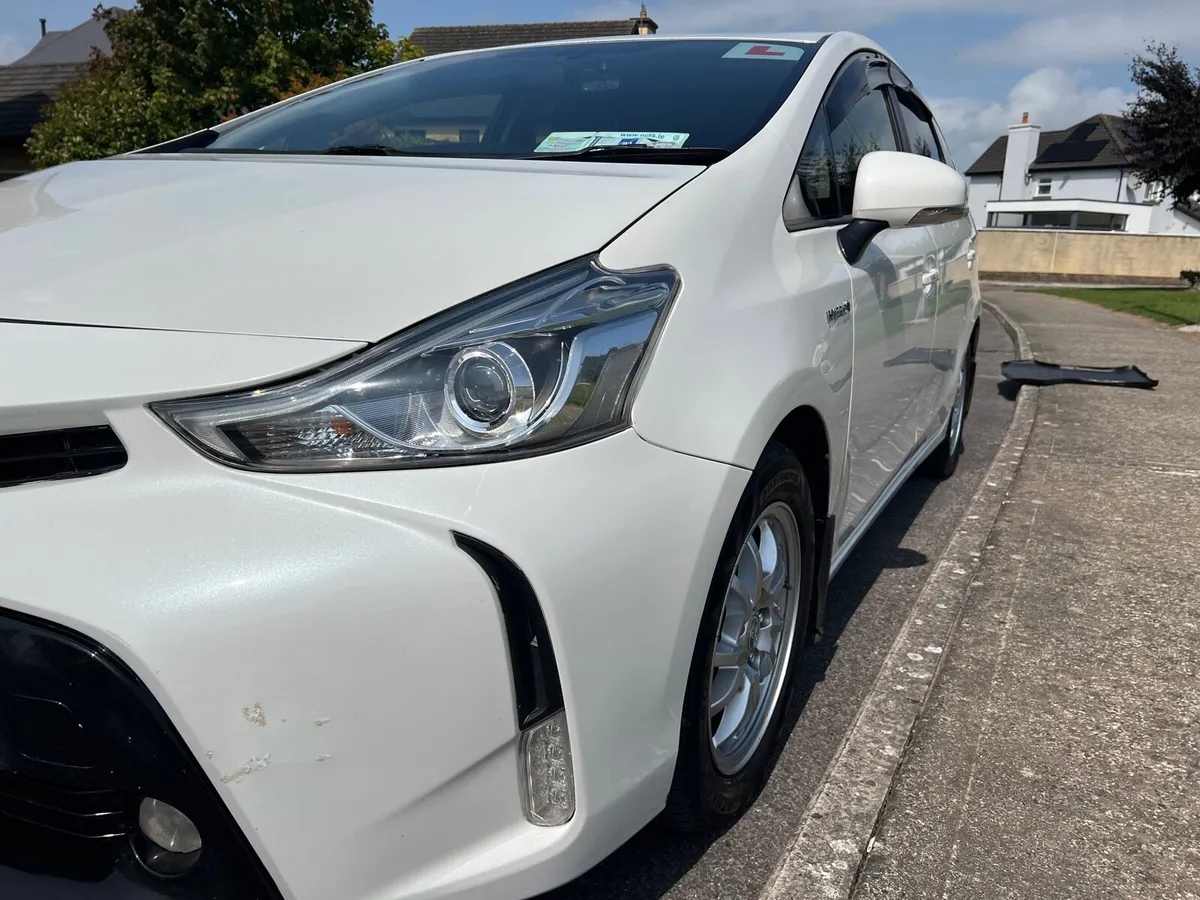 Toyota Prius Plus - Image 4