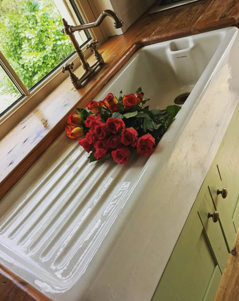 Belfast sink with draining board - Image 2