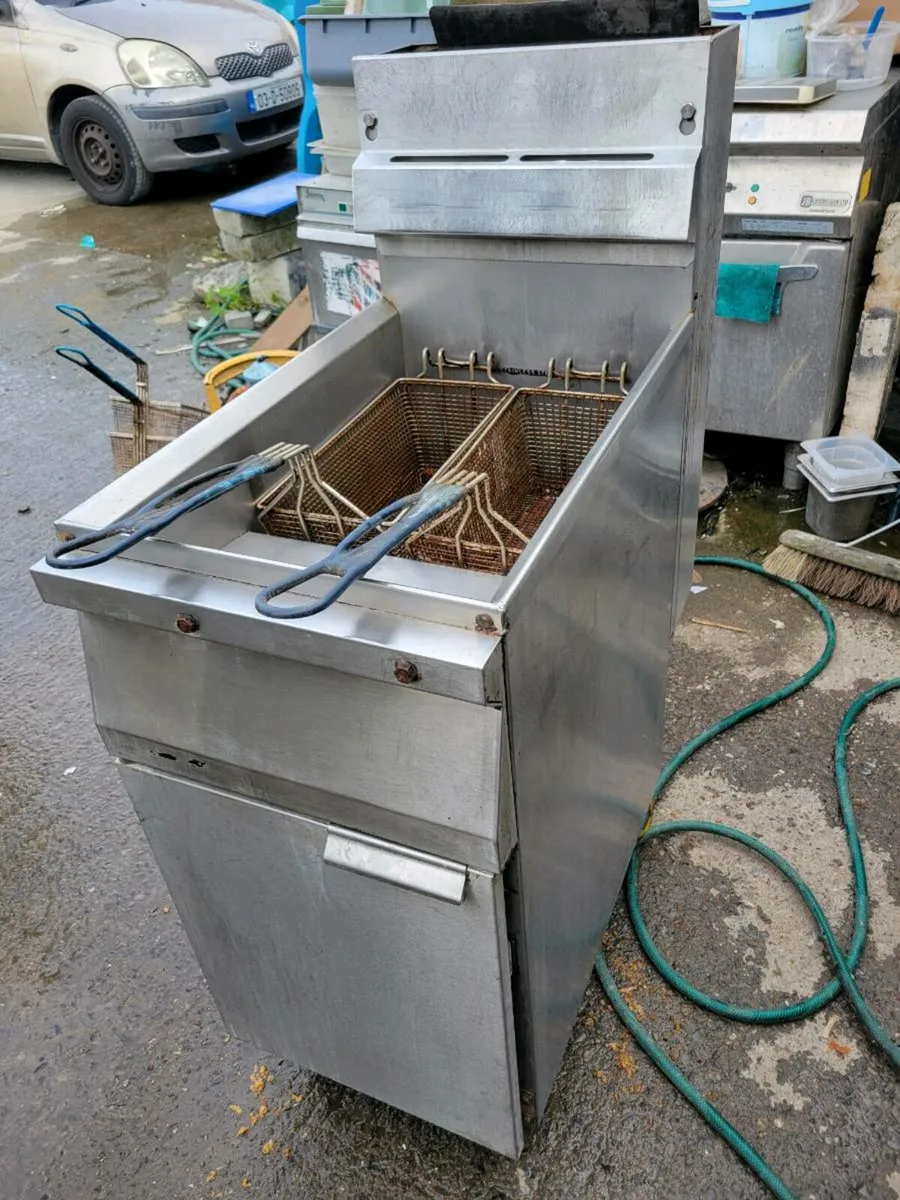 Fryer LP GAS (Cylinder)4 Burner Fryer CECILWARE - Image 1