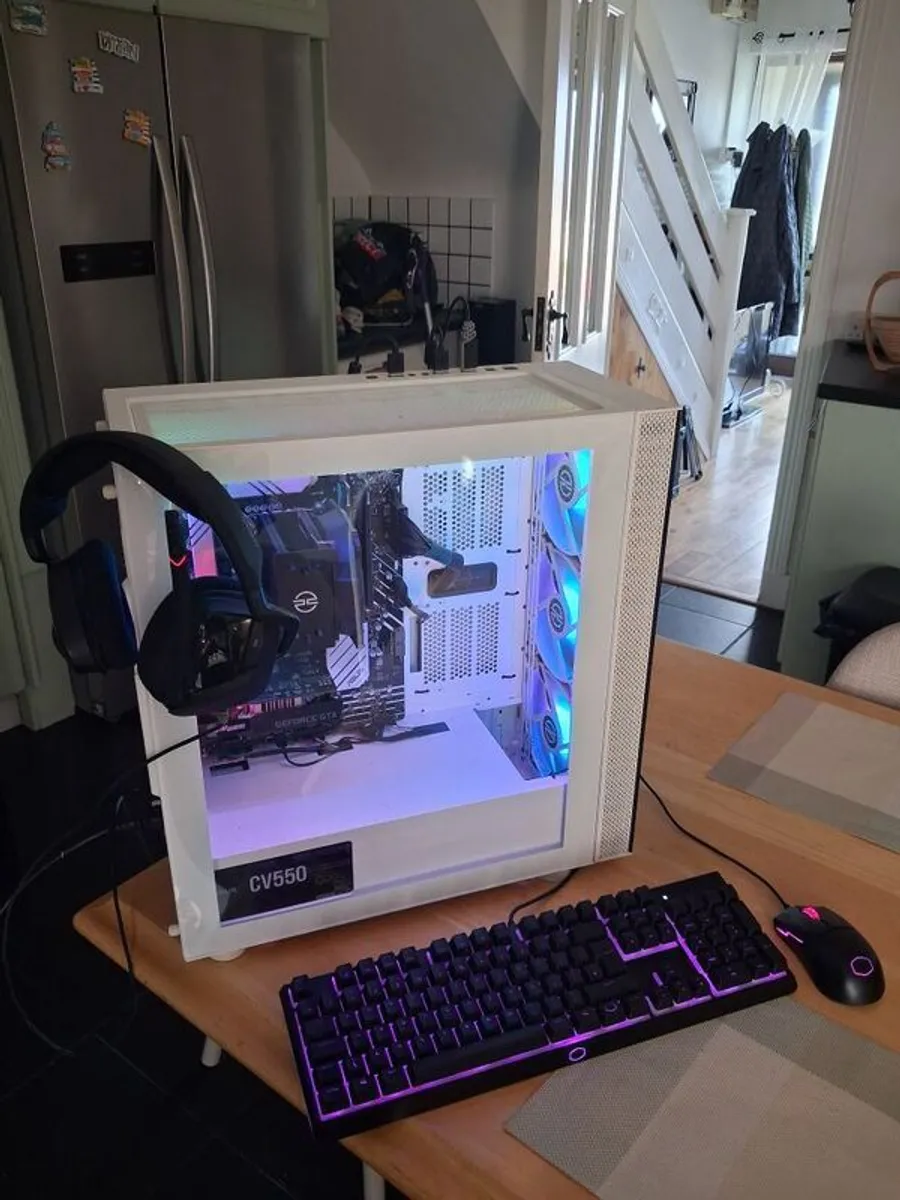 Corsair CV550 PC Specialist - Image 1