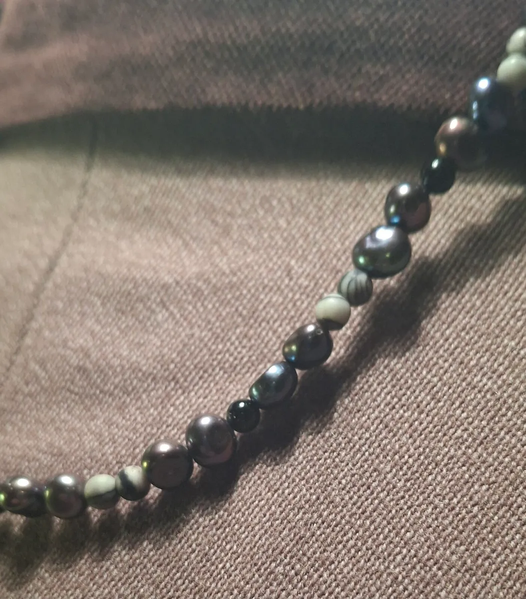 Peacock Pearl Necklace - Image 3