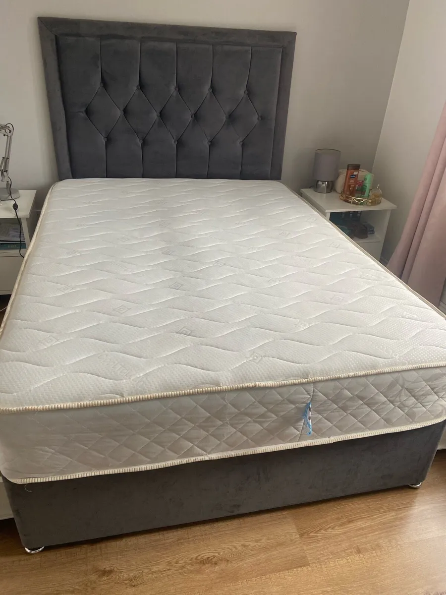 Double bed with frame and matress - Image 3