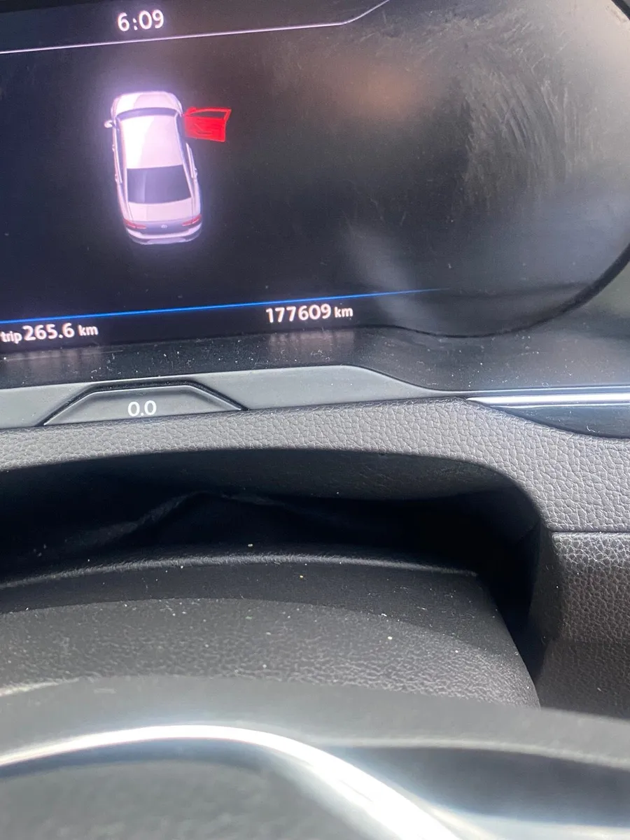 Vw Passat 2.0 dsg 177,000kmh low Milage ! - Image 4