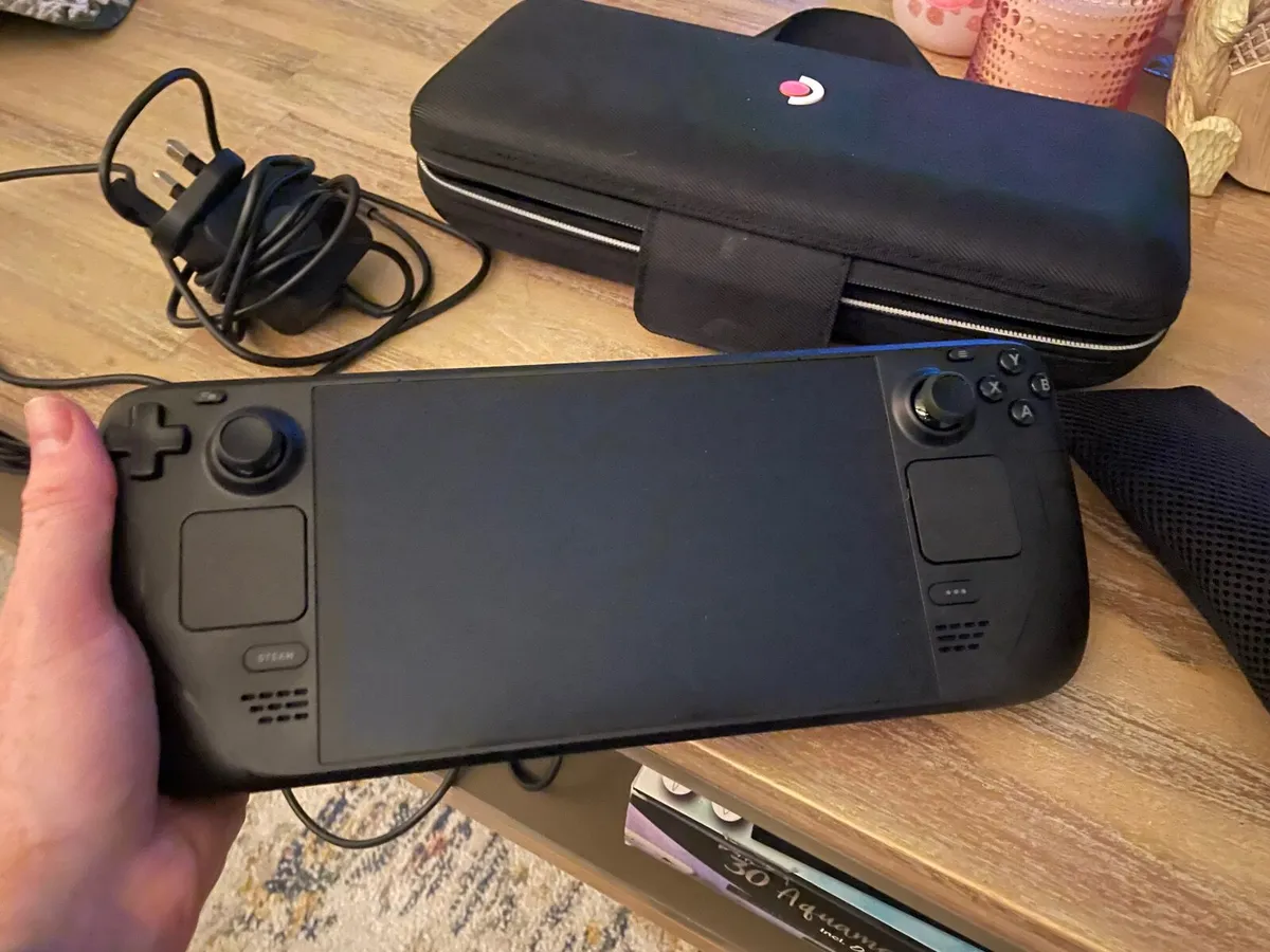 Steam deck 4T OLED - Image 1