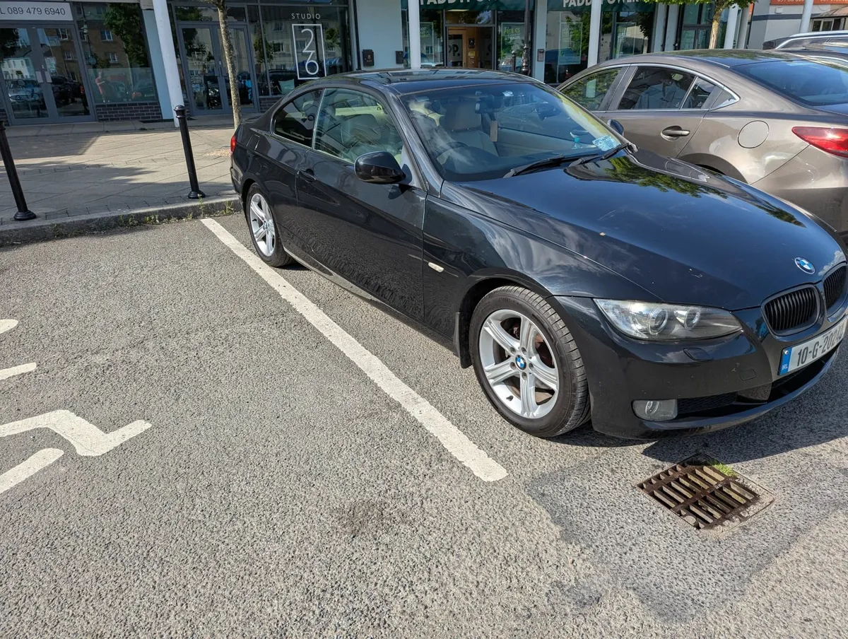 BMW 3-Series 2010 - Image 1