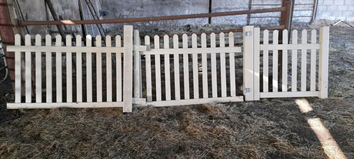 Pvc garden fencing.(bargain) - Image 1