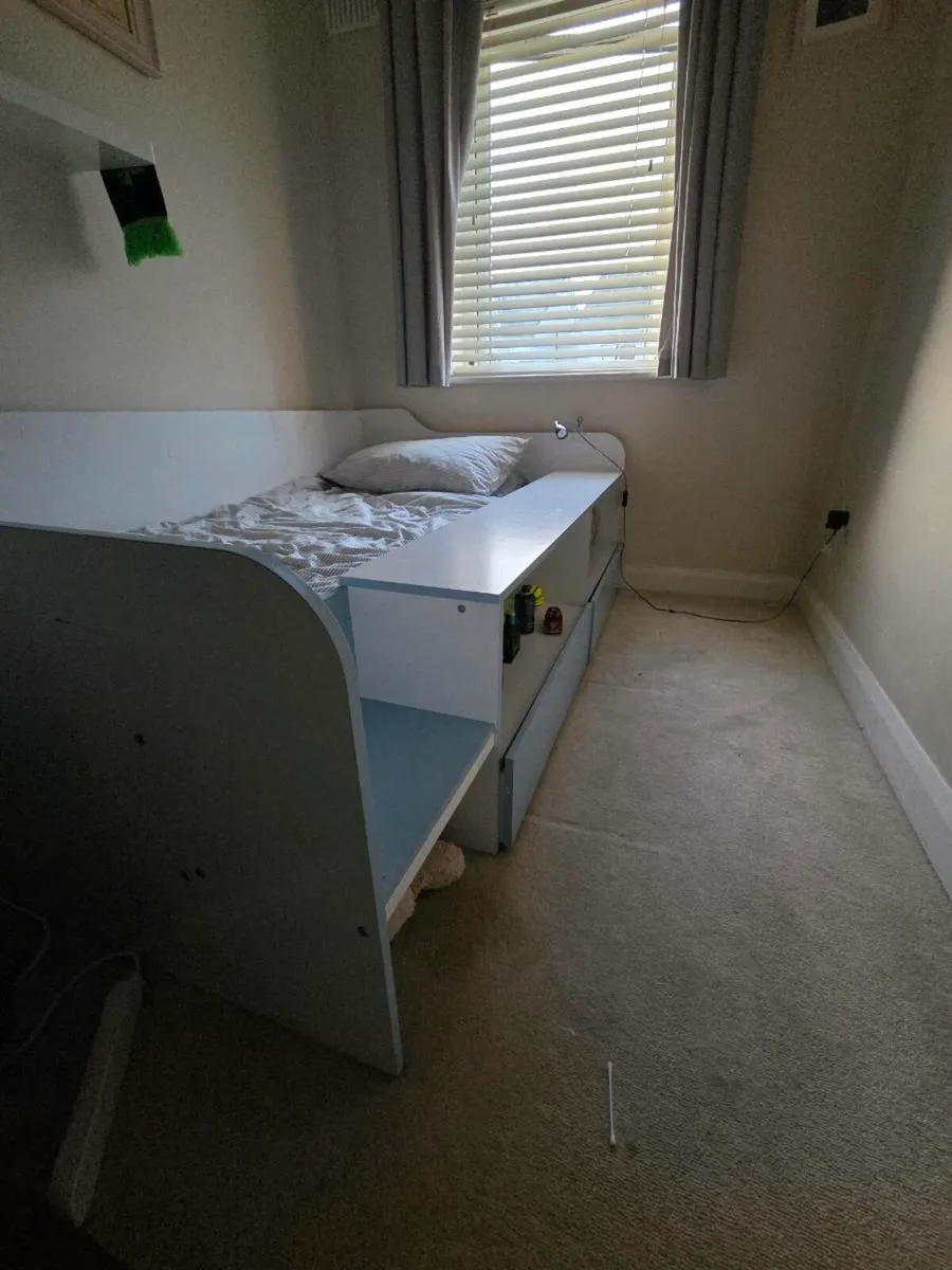 Bed - Image 2